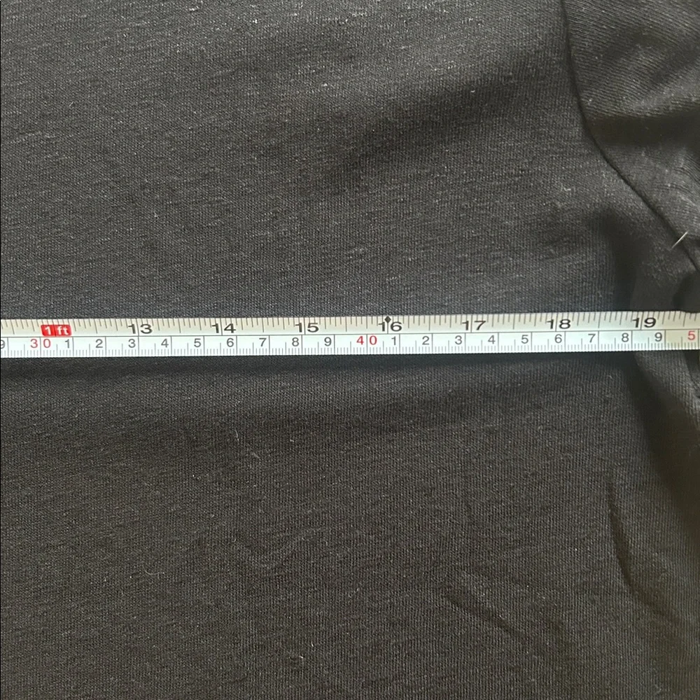 2 NWT Tall Gap Linen Crop Tees - Picture 4 of 11